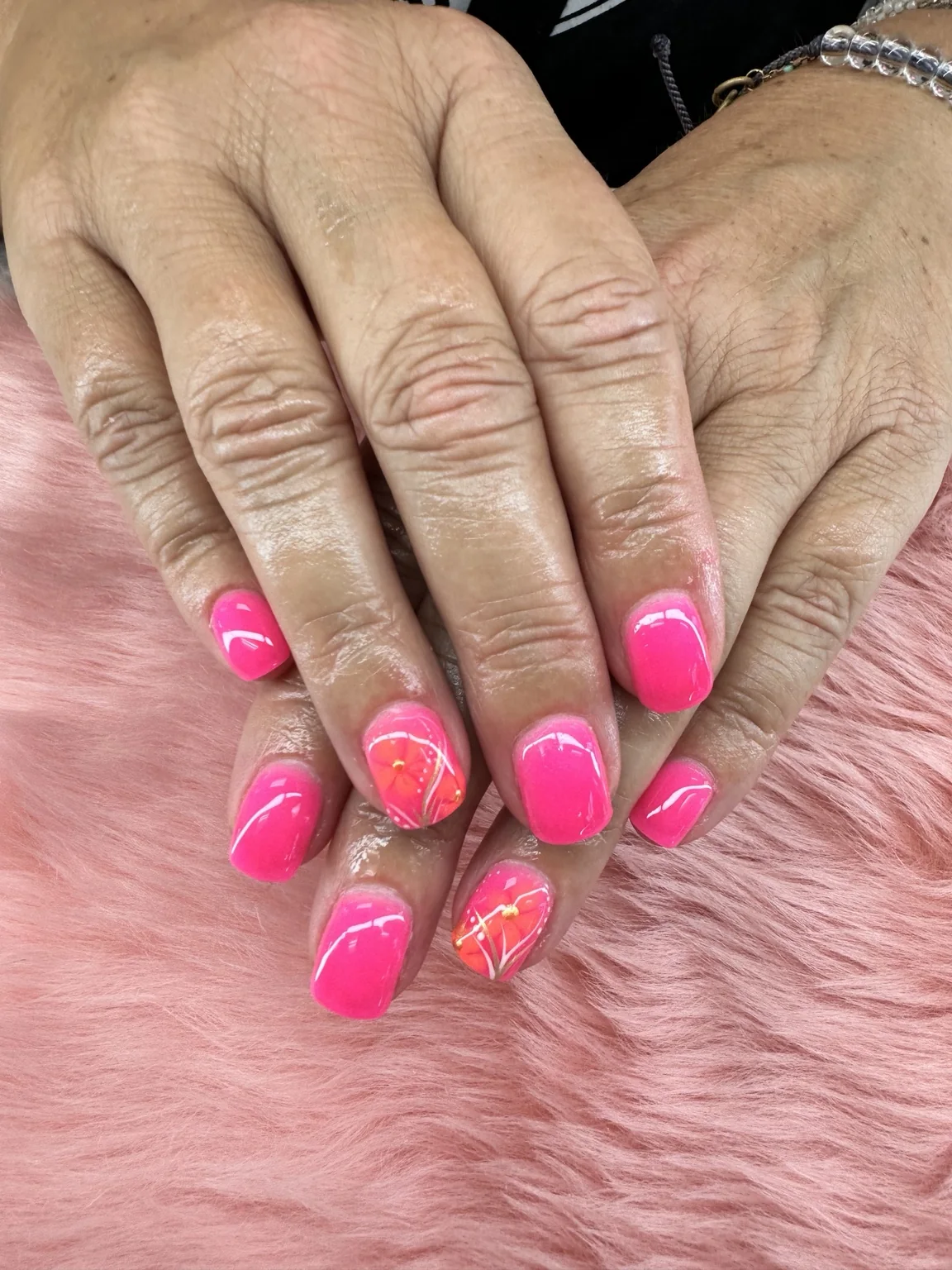 Gel manicure in Davenport Iowa